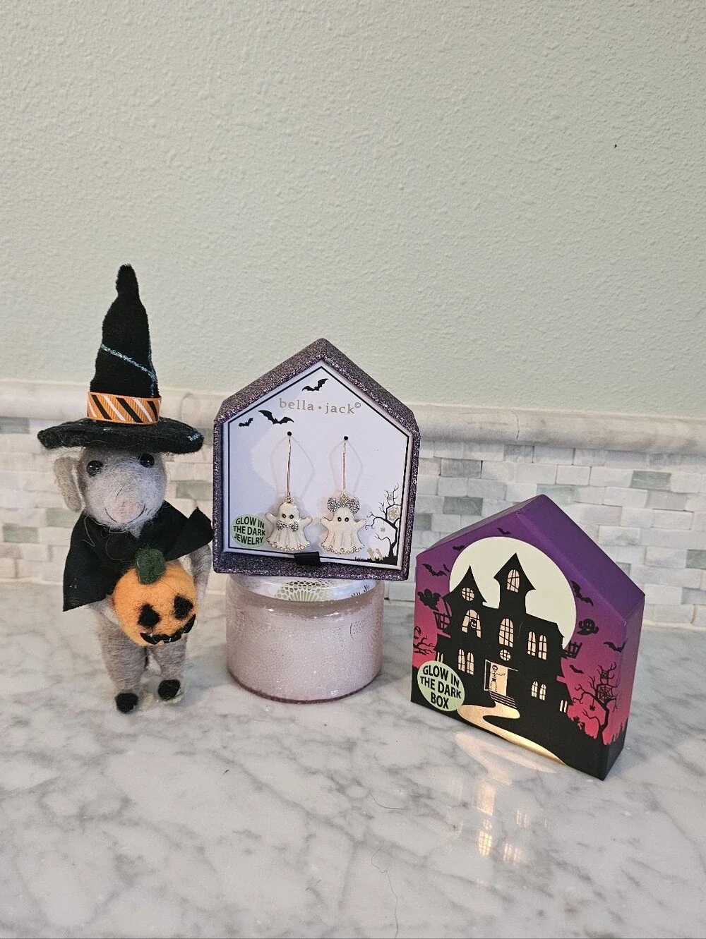 NWT WOMEN'S BELLA * JACK HALLOWEEN SPARKLY GHOSTS GLOW IN THE DARK EARRINGS